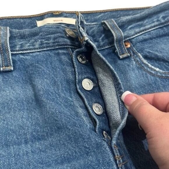 Levi's Wedgie Button Fly High Rise Medium Wash Jeans Capsule Comfort 31 - Picture 5 of 10